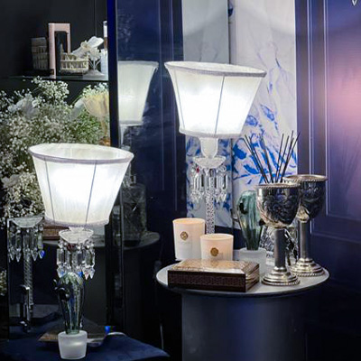 طاولة الأرفف الزجاجية