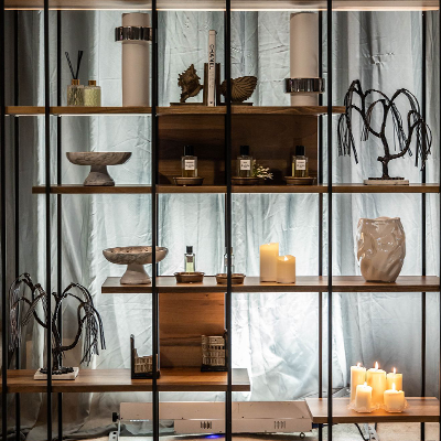 طاولة الأرفف